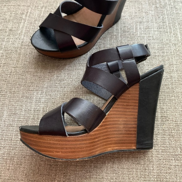 SOLD — ALDO Narducci Wedge - Picture 8 of 10
